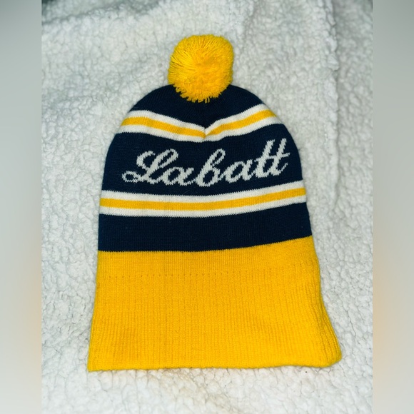 NEW BUFFALO SABRES WINTER CAP - Picture 2 of 3